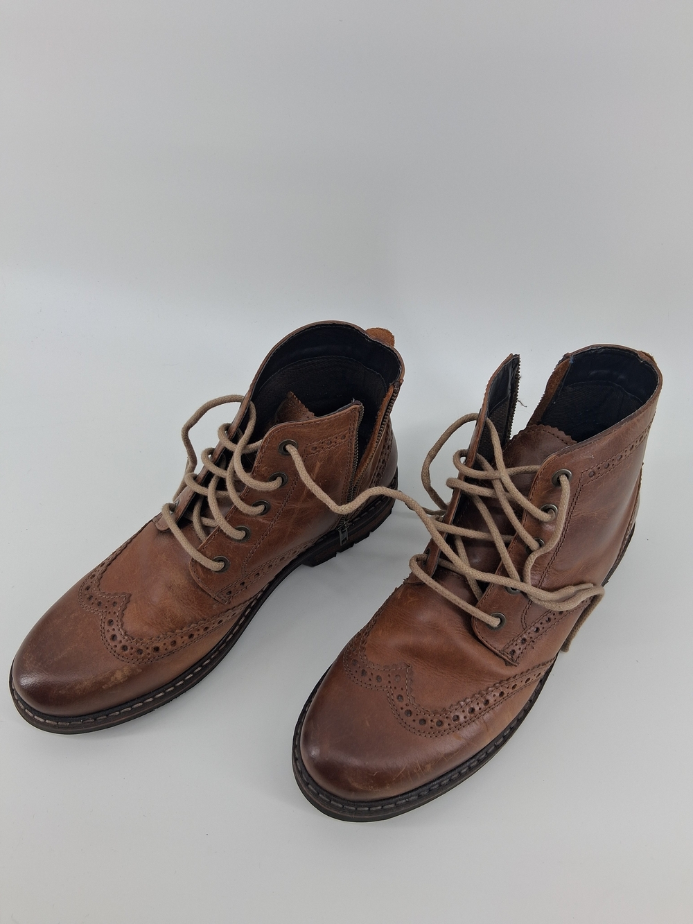Crevo Men's Tan/Brown Leather Chukka Boots with Brogue Detailing